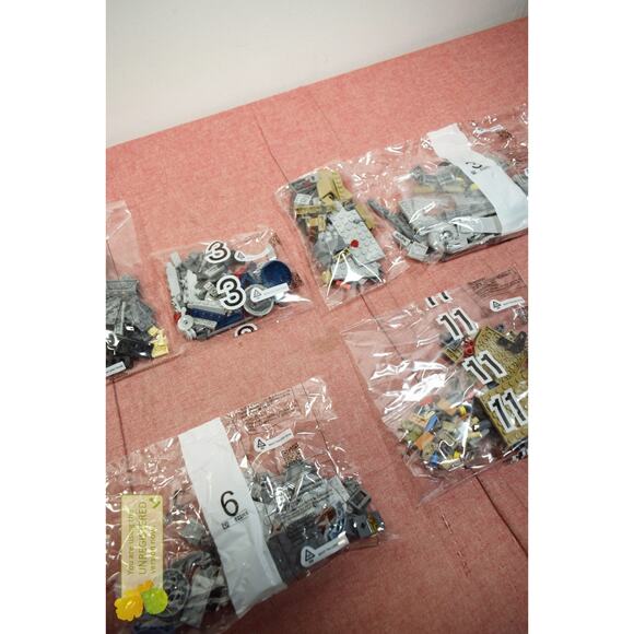 LEGO Assorted Bricks, Pieces and Parts #1 (Parts Only)* - Picture 3 of 8